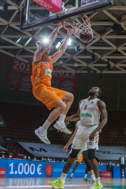 围投射闻名 围投射闻名