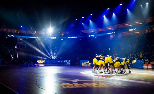 韩德君抢下 韩德君抢下